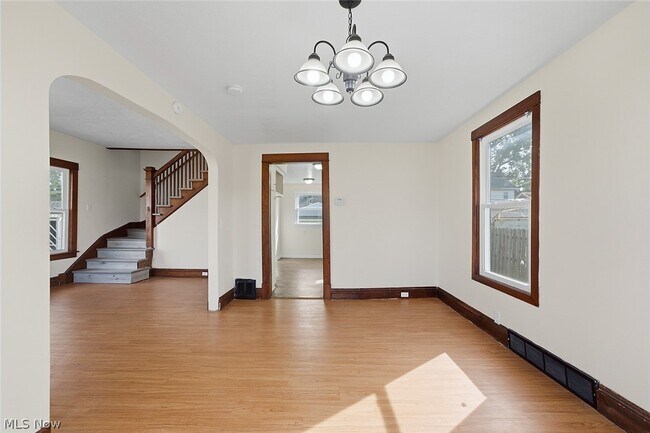 Foto del edificio - 18206 Harland Ave