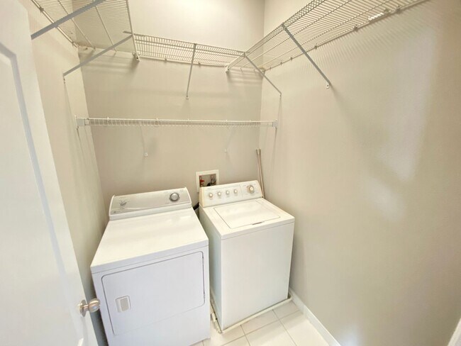 Foto del edificio - Newly Listed 2/2 in a Beautiful Community!