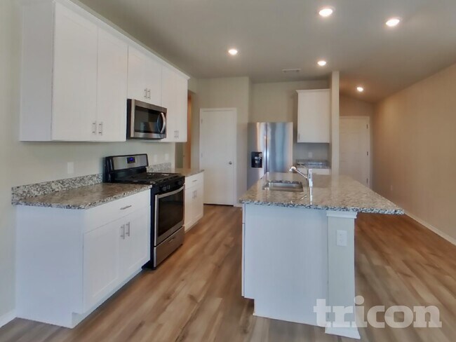 Building Photo - 5125 Sidesaddle Dr