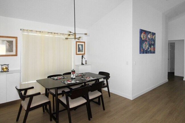 Building Photo - 2800 Sunset Beach Dr