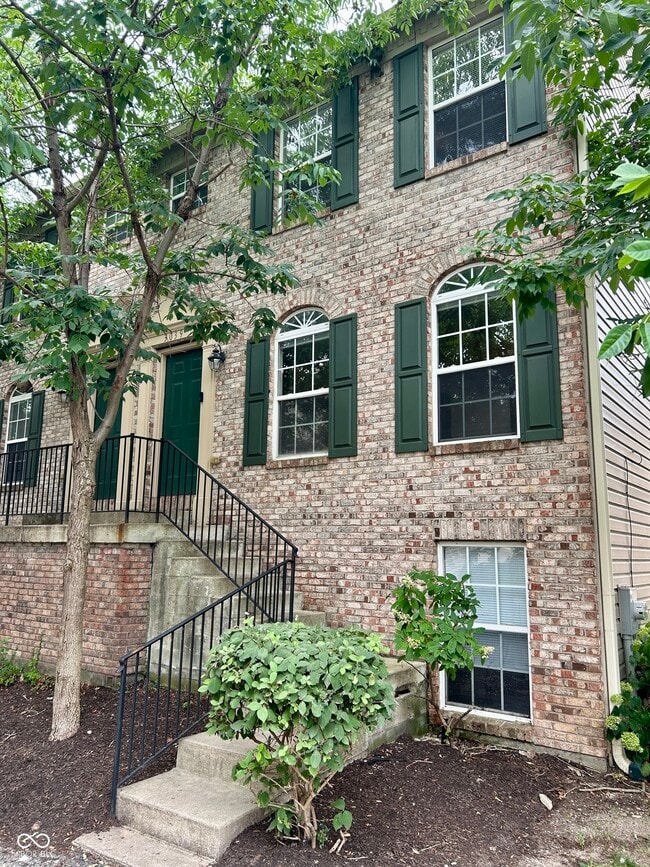 Building Photo - 3039 Armory Dr