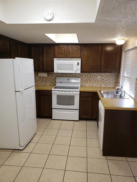 Building Photo - 1226 Delores Dr