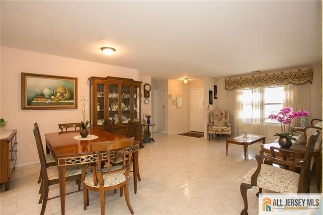 Foto del edificio - 15 Clemmens Ct