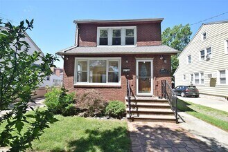 Building Photo - 18 Brokaw Ave
