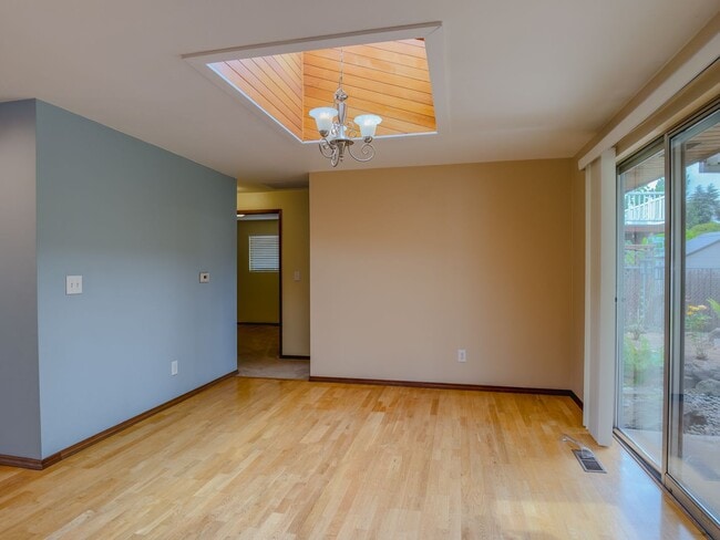 Building Photo - 3305 20th St SE