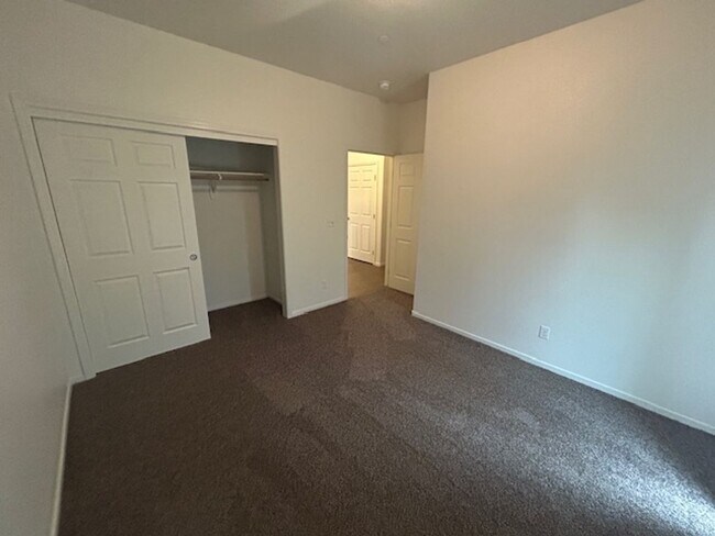 Foto del edificio - 3420-3422 Villa St
