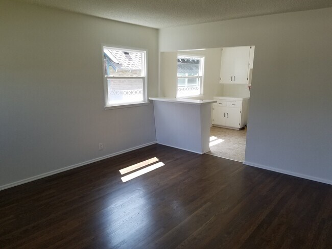 Foto del edificio - 418 E Colorado Blvd