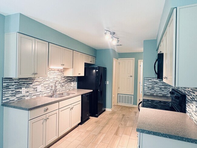 Foto del edificio - 10621 Creek Ridge Dr