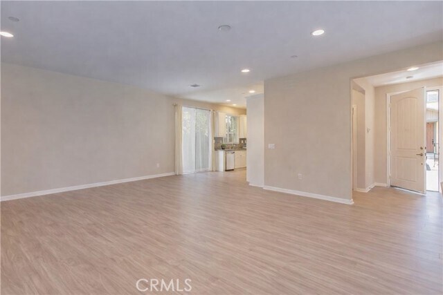 Foto del edificio - 726 Huron Dr