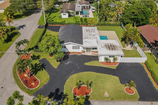 Building Photo - 12940 SW 82nd Pl