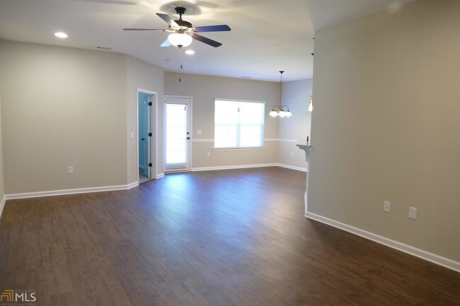 Building Photo - 116 Red Maple Ln