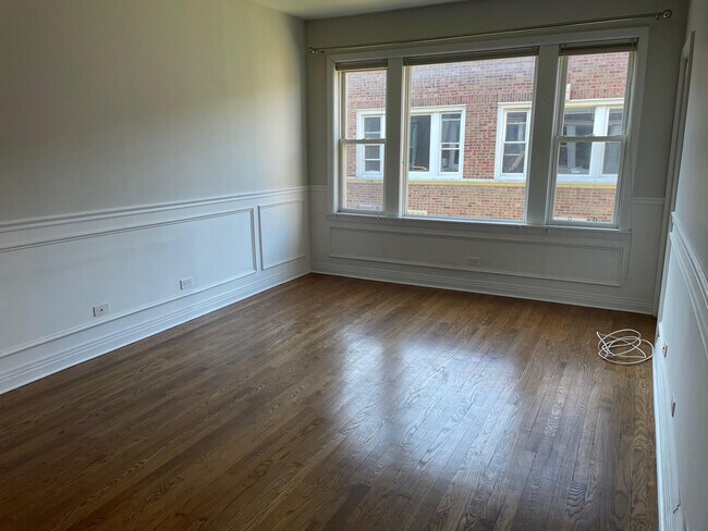 Foto del edificio - 5111 N Kenmore Ave