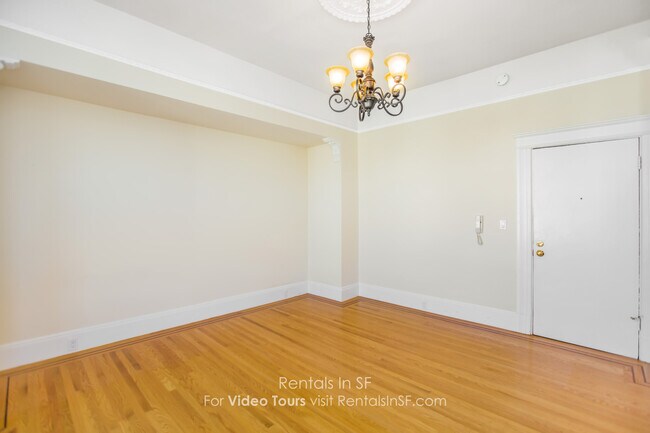 Building Photo - 555 Duboce Ave