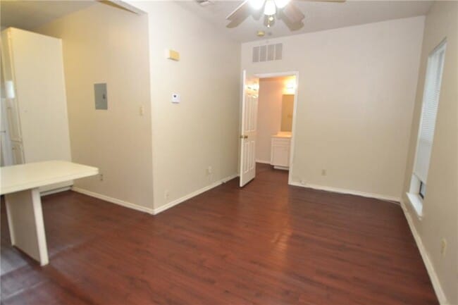 Building Photo - 4401 Speedway