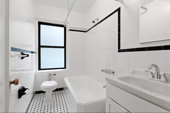 Foto del edificio - 353 East 53rd Street