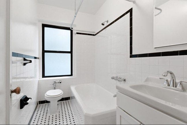 Building Photo - 353 East 53rd Street