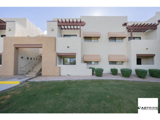 Building Photo - Stylish 3/2 Phoenix Condo in Gated Community!