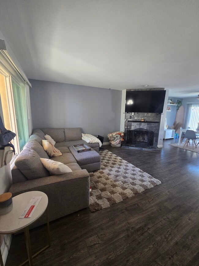 Living room - 1668 Grand Ave