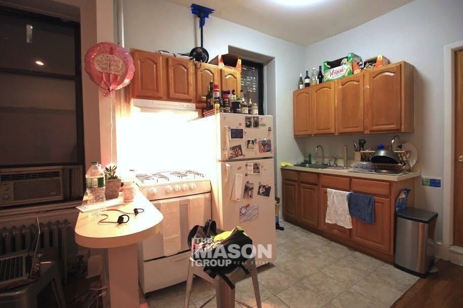 Primary Photo - 798 9th Ave