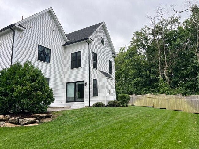 Building Photo - 2 Argento Ln