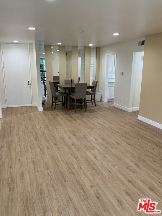 Foto del edificio - 5218 Raintree Cir