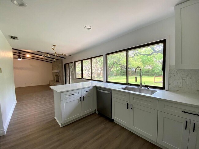 Foto del edificio - 11809 Highland Oaks Trail