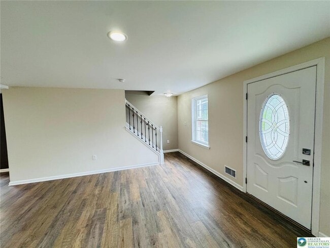 Building Photo - 2671 Levans Rd