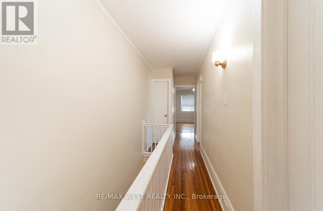 Photo du bâtiment - 975 Broadview Ave