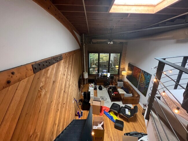 Foto del edificio - 413 N Carpenter St