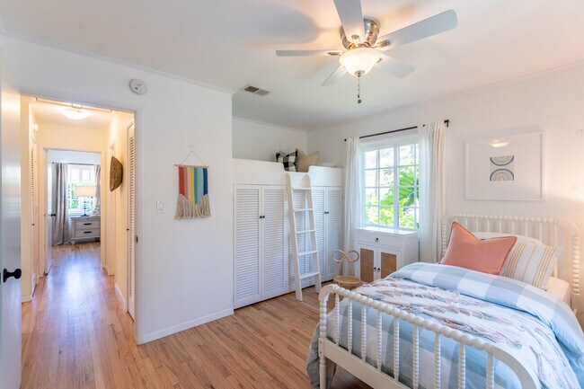 Foto del edificio - 2109 Gillespie St
