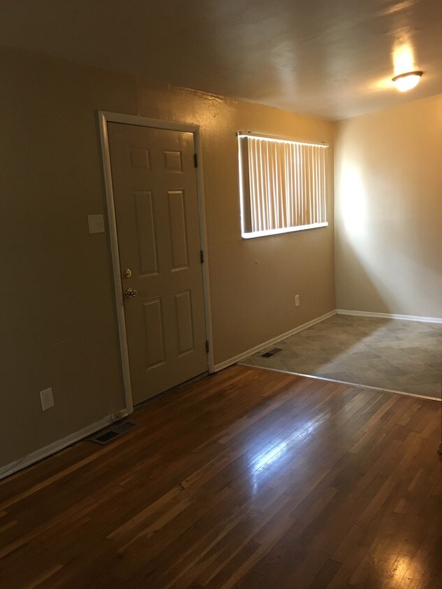 Foto principal - 3601 Marine Ave