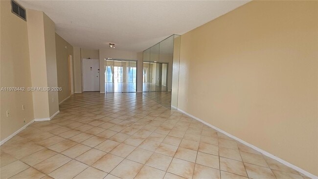 Foto del edificio - 1980 S Ocean Dr