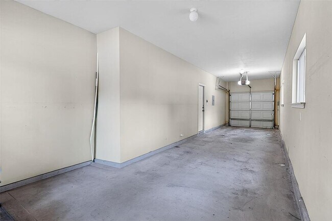 Foto del edificio - 319 Bandstand Ln