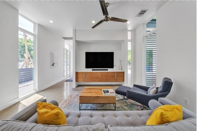 Foto del edificio - 2708 Francisco St