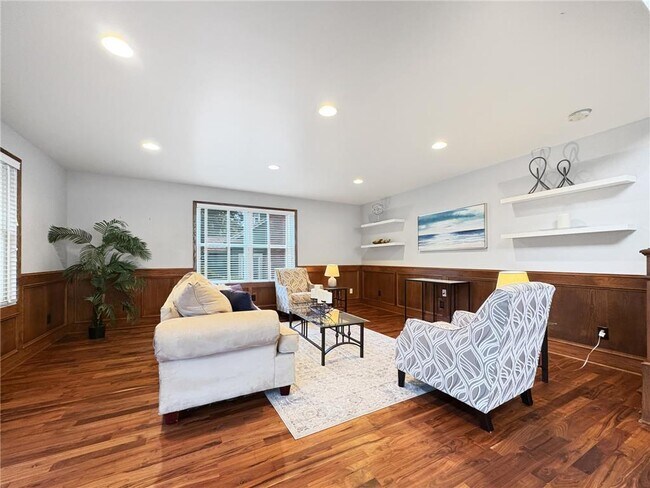 Foto del edificio - 4407 Curve Ave