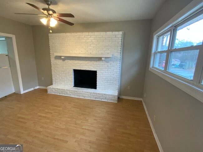 Foto del edificio - 29 Oak St NE