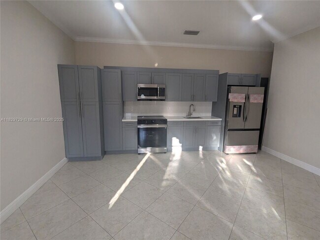 Foto del edificio - Northwest 91st Court, Hialeah Gardens, FL 33018 - 3 BR 1 BA single-family home