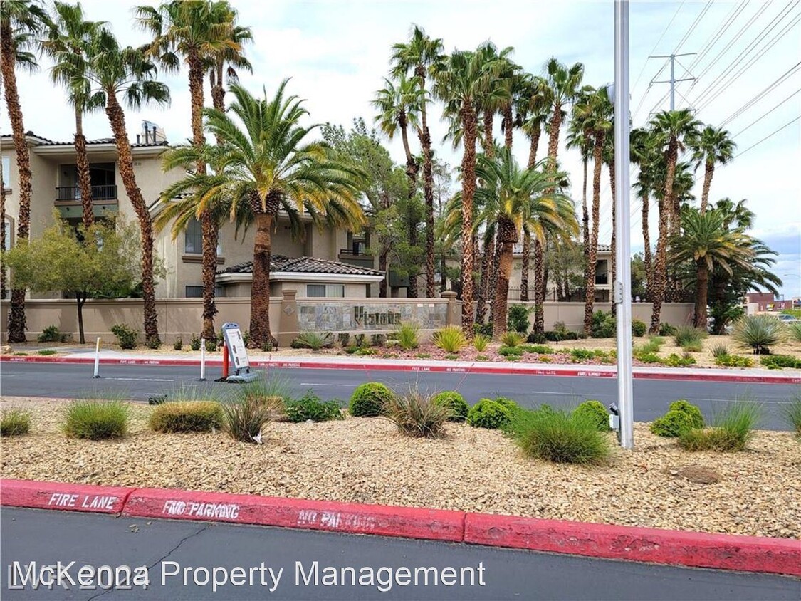 Foto principal - 1 br, 1 bath House - 7163 S Durango Dr #31...