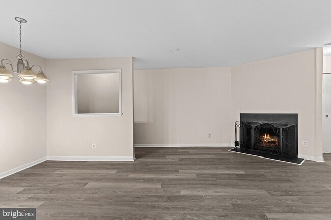 Building Photo - 5478 Cedar Ln