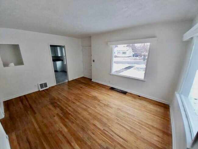 Building Photo - 1645 Cahoon St