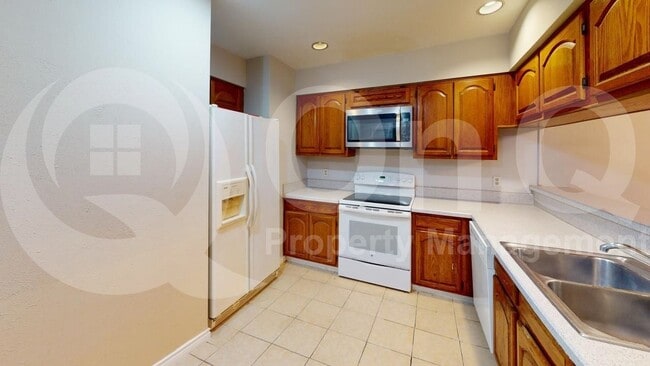 Building Photo - 9712 Summerwood Cir