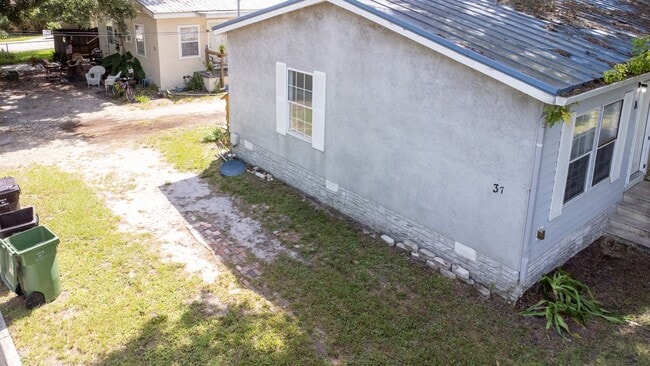Building Photo - 37 Evergreen Ave