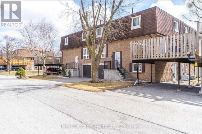 Building Photo - 320 Blackthorn St