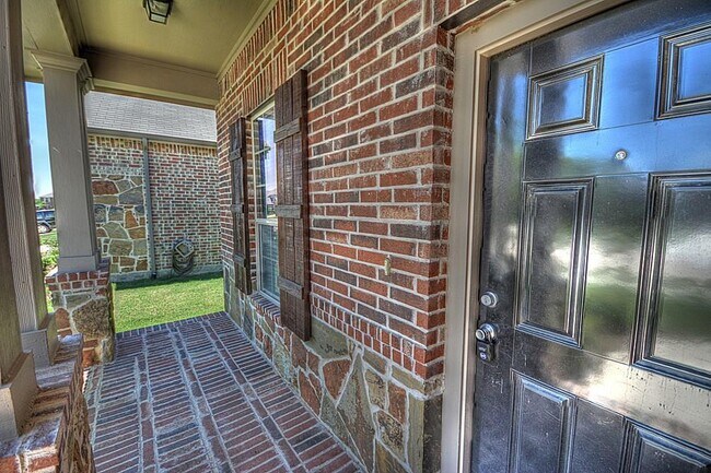 Foto del edificio - 1513 Cedarbird Dr