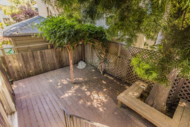 Building Photo - 2376 Woolsey St