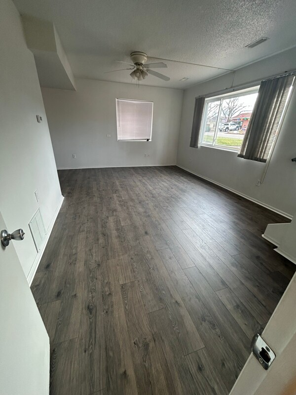 Foto del edificio - 2530 Taylor Ln