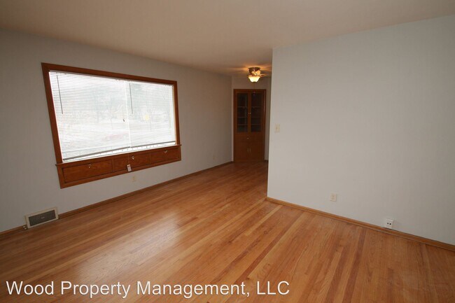 Building Photo - 11320 W North Ave