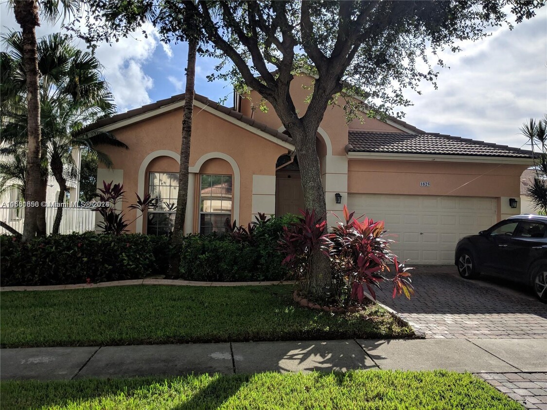 Foto principal - 7364 NW 19th Ct