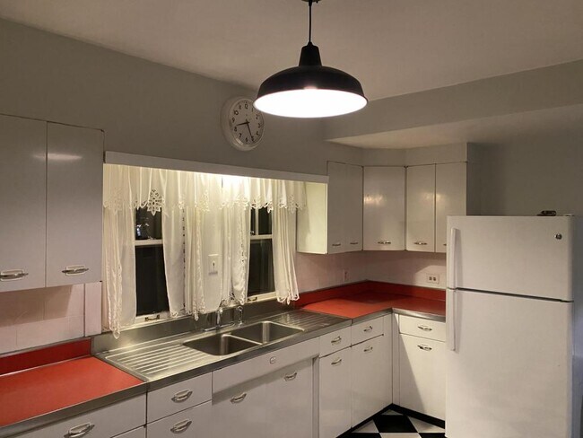 Foto del edificio - 120 Waverly Pl