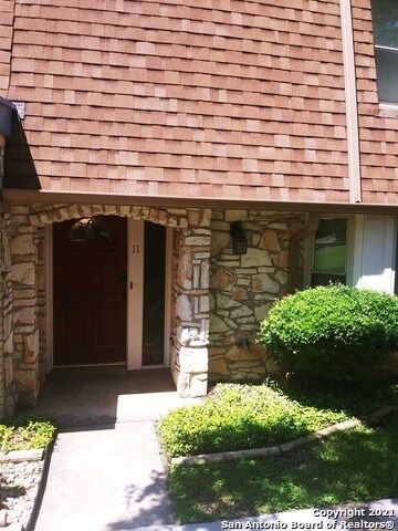 Primary Photo - 6106 Vance Jackson Rd
